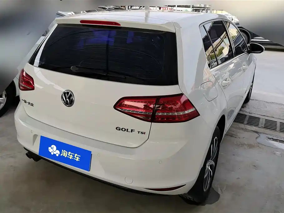 Volkswagen Golf 2016 230TSI Automatic Luxury фото 3