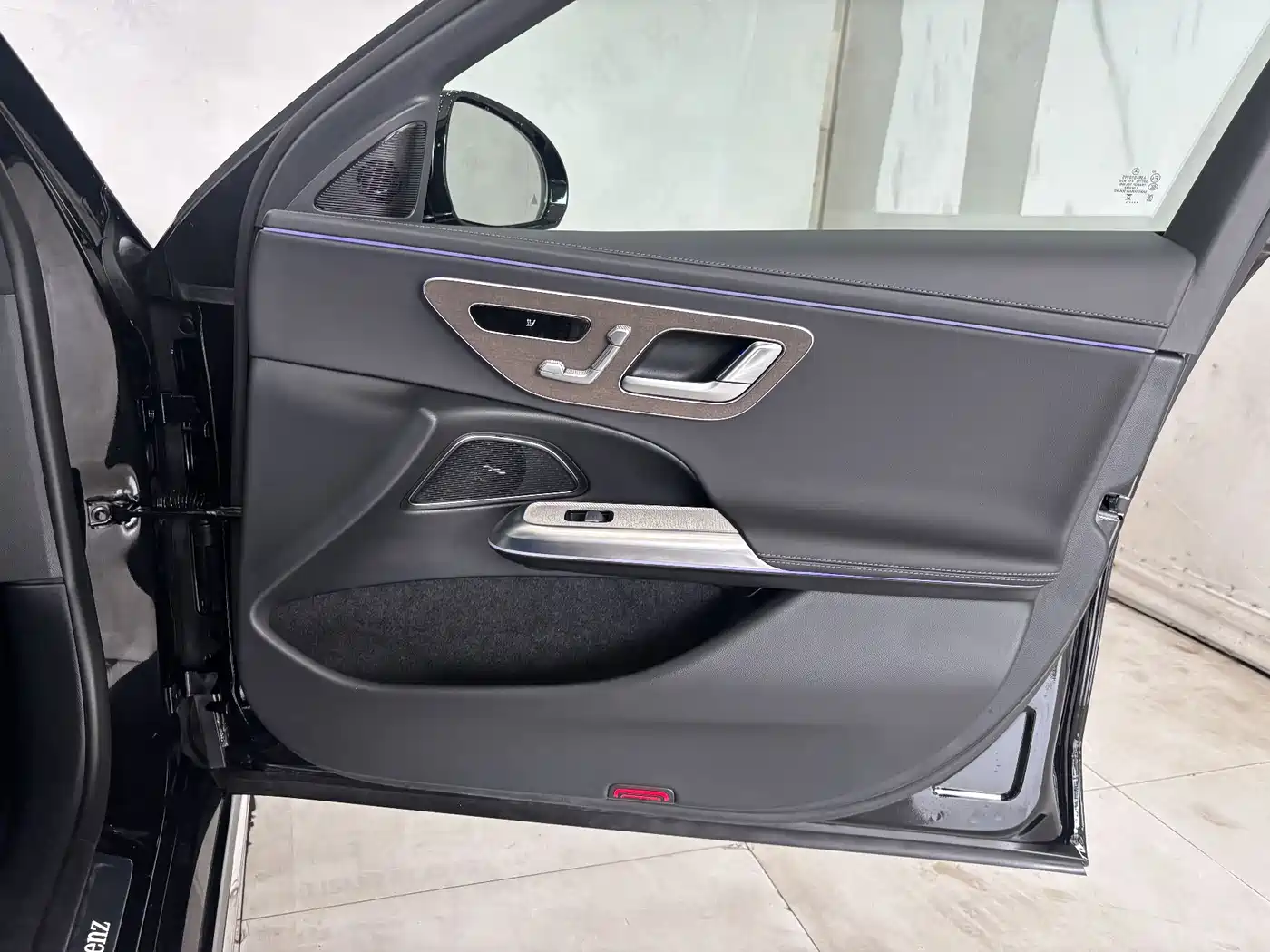 Mercedes-Benz E-Class New Energy 2024 E 350 e L Plug-in Hybrid Sedan фото 25