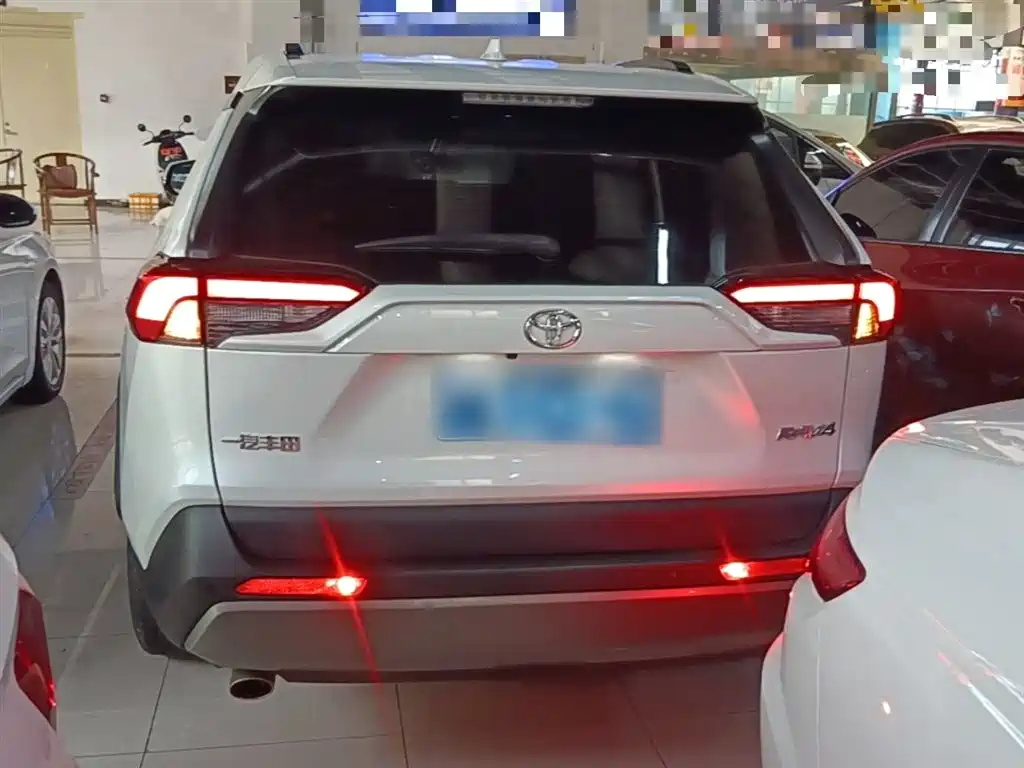 Toyota RAV4 Rongfang 2023 2.0L CVT FWD Style Plus Edition фото 6