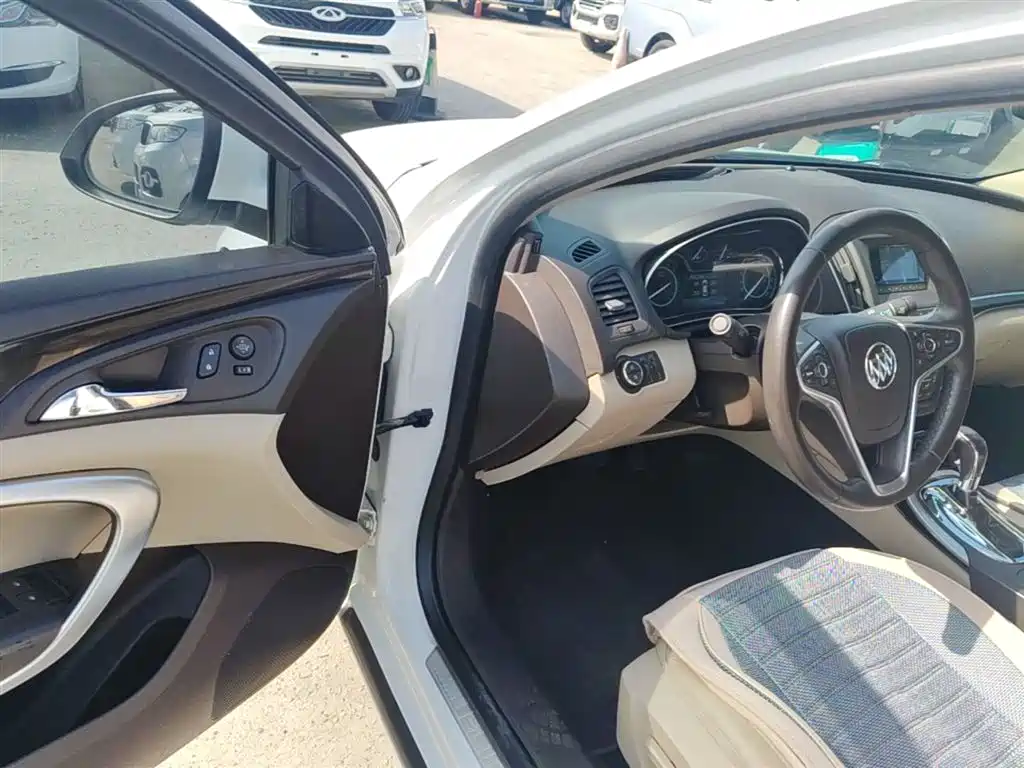Buick Regal 2015 2.0L Elite Fashion Model фото 16