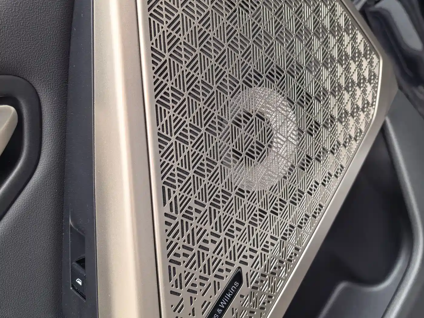 BMW 5 Series 2024 530Li Premium M Sport Package фото 6