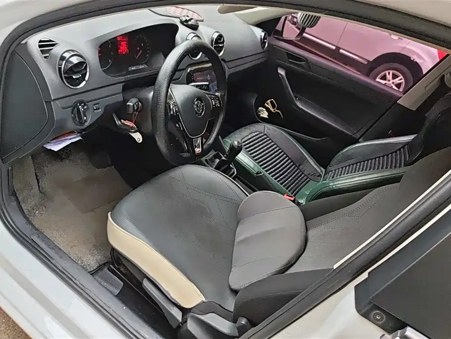 Volkswagen Jetta 2019 Dream Edition 1.4L Manual Fashion фото 9