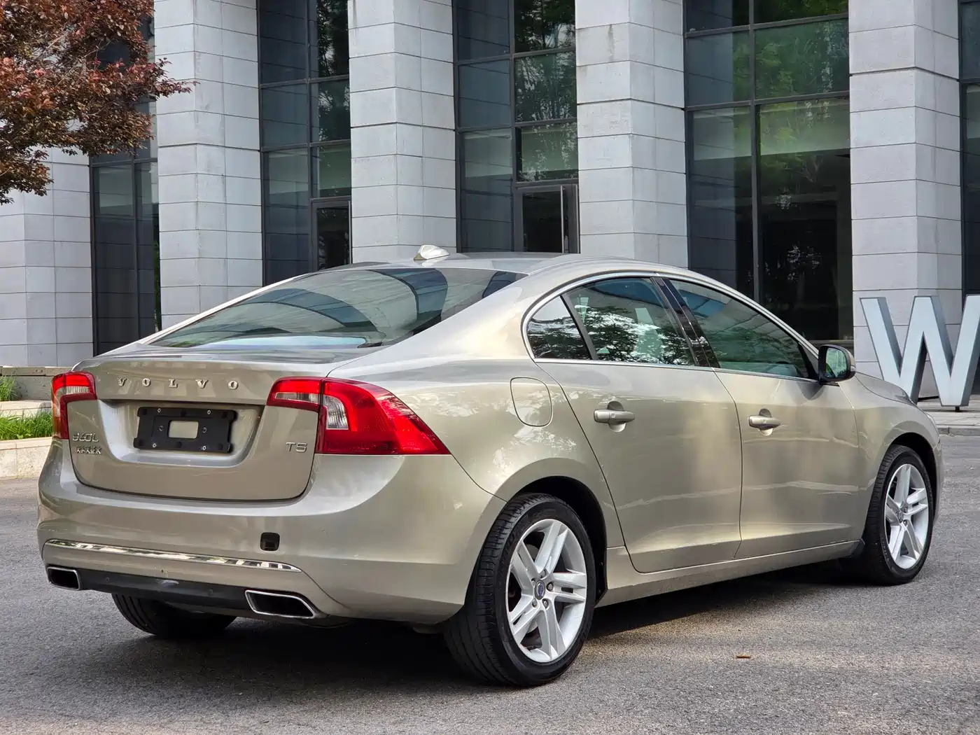Фото 4 - Volvo S60