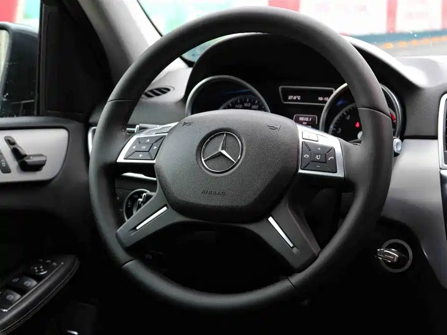 Mercedes-Benz M-Class 2014 ML 320 4MATIC фото 13