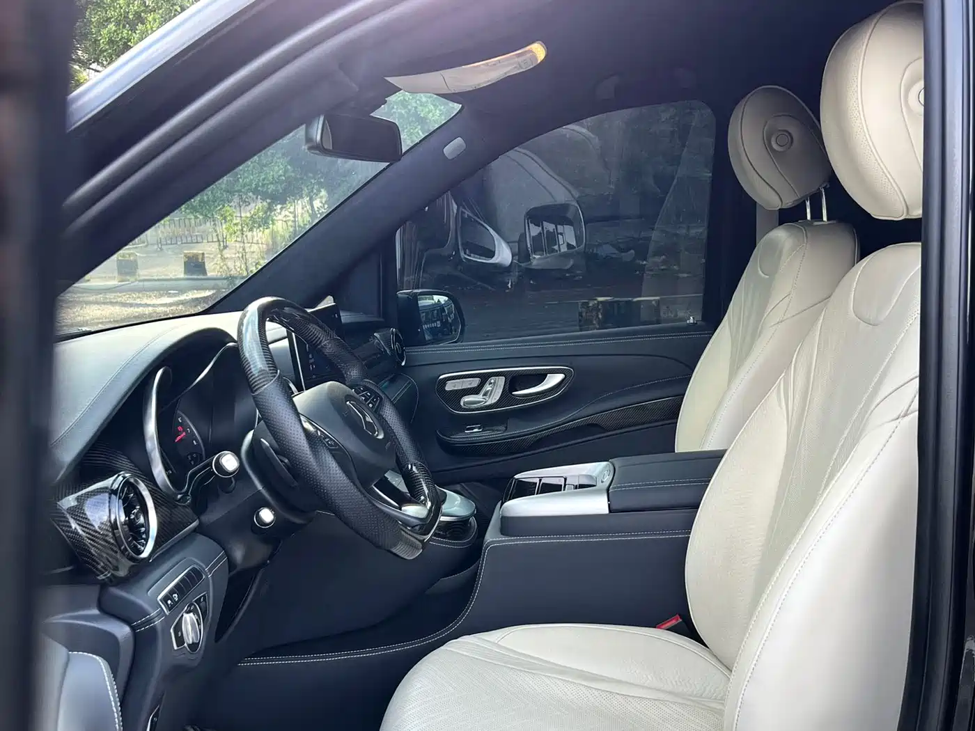 Mercedes-Benz V-Class 2022 V 260 L Long Wheelbase Luxury Edition фото 6