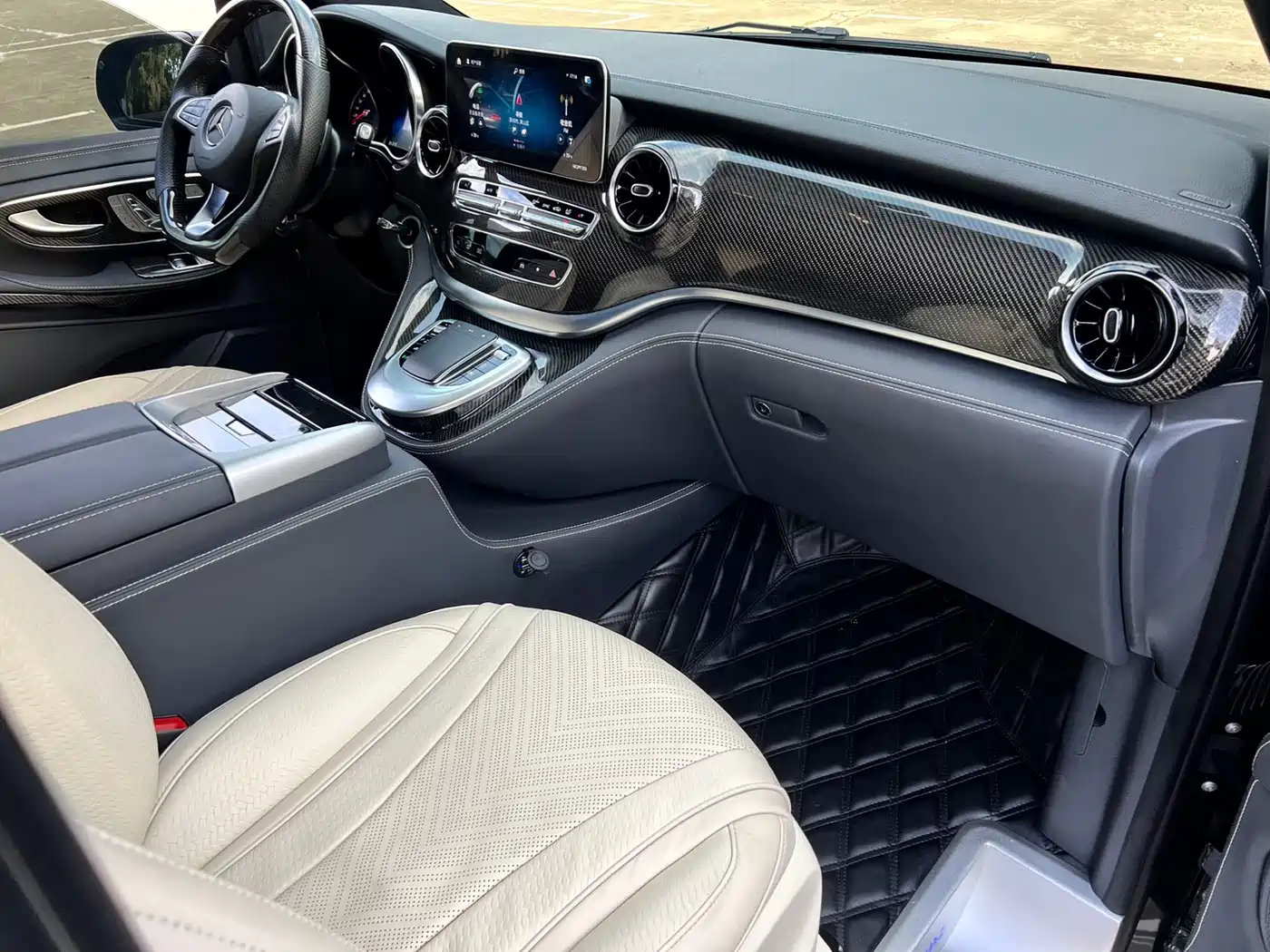 Mercedes-Benz V-Class 2022 V 260 L Long Wheelbase Luxury Edition фото 9