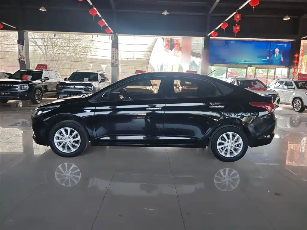 Hyundai Verna 2016 1.4L Manual Cool Edition GLS фото 7