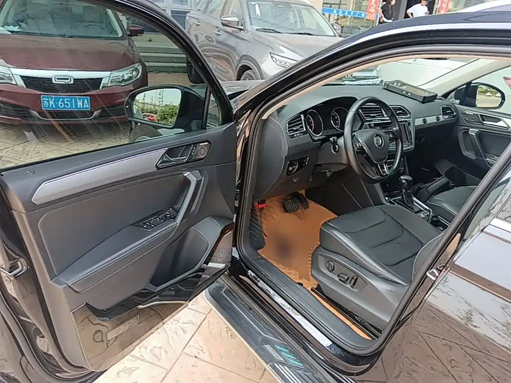Volkswagen Tiguan L 2018 Facelift 330TSI Automatic 2WD Luxury Edition фото 16