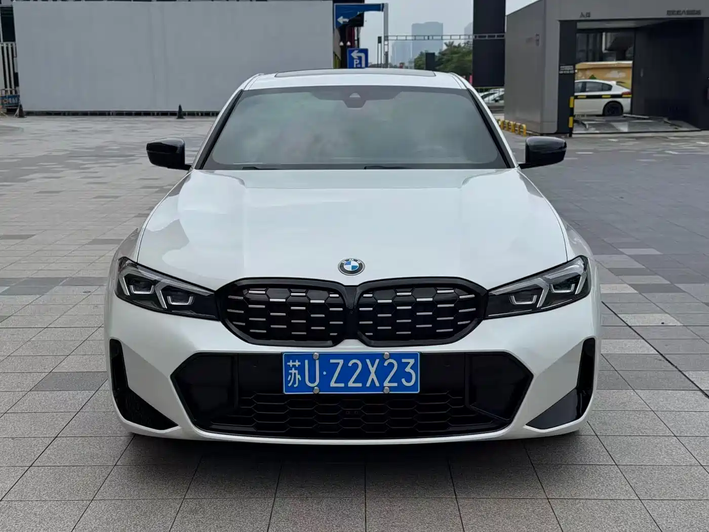 BMW 3 Series 2023 325i M Sport Black Night Package фото 3