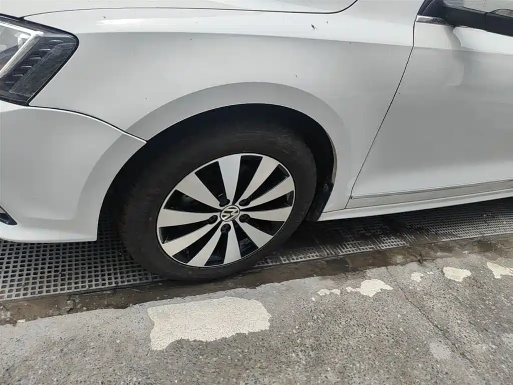 Volkswagen Sagitar 2015 230TSI Automatic Luxury фото 23