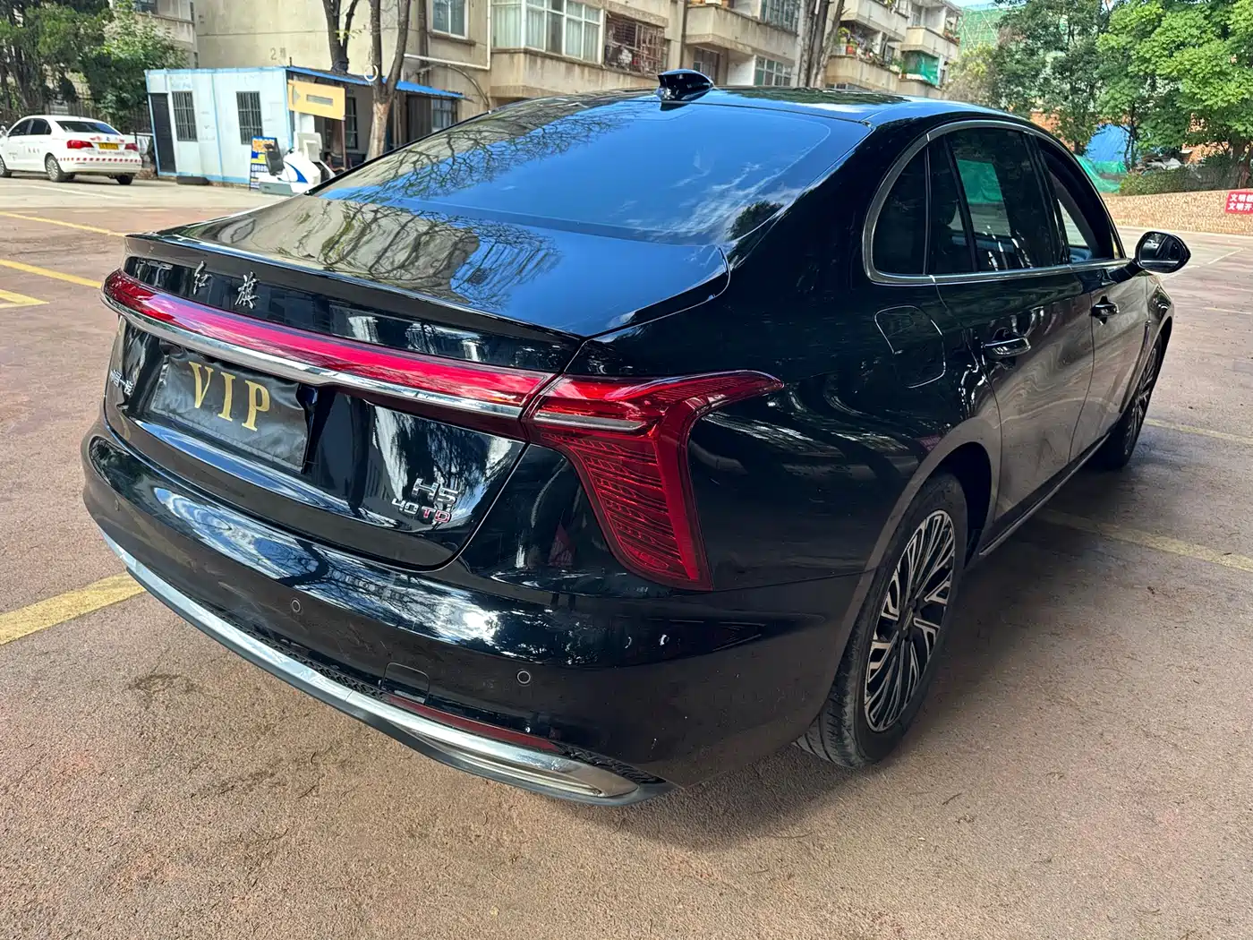 Hongqi H5 2024 2.0T Automatic Smart Connect Flag Smooth Edition фото 9