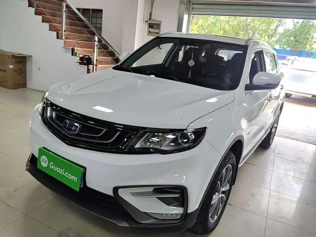 Фото 1 - Geely Atlas