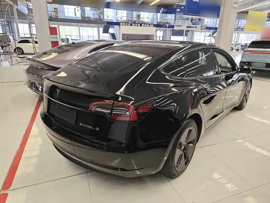 Фото 7 - Tesla Model 3