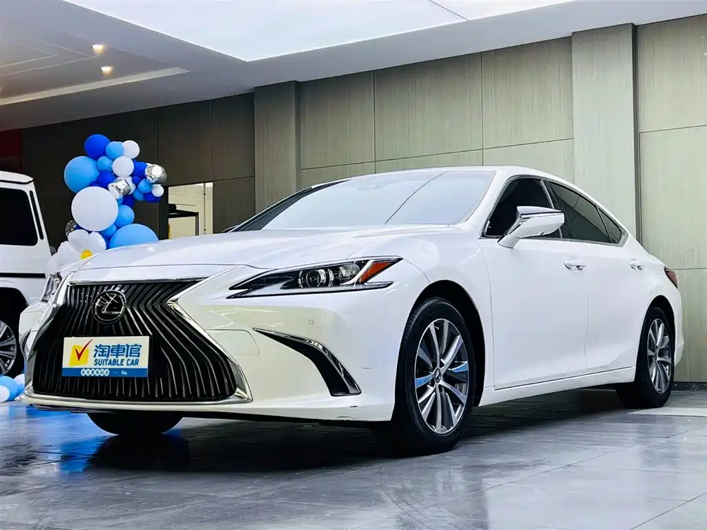 Lexus ES 2020 200 Excellence