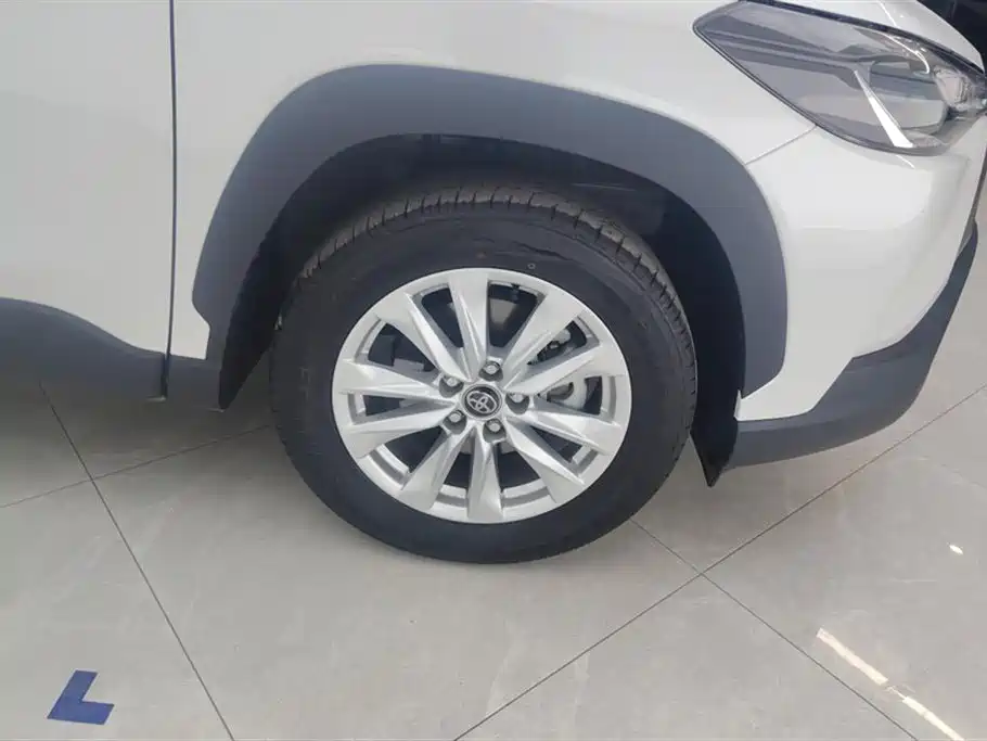 Toyota Corolla Cross 2024 Model 2.0L Pioneer Edition фото 6