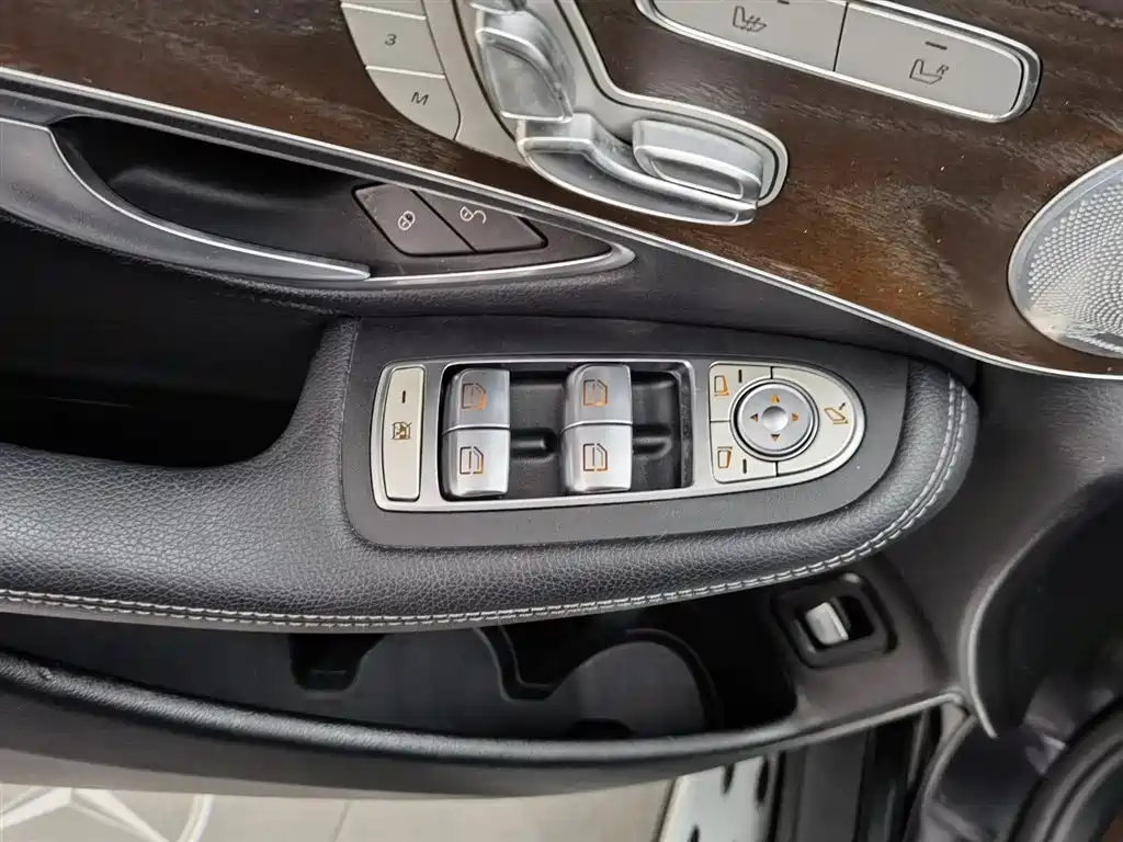 Mercedes-Benz GLC 2022 Model GLC 260 L 4MATIC Luxury Edition фото 9