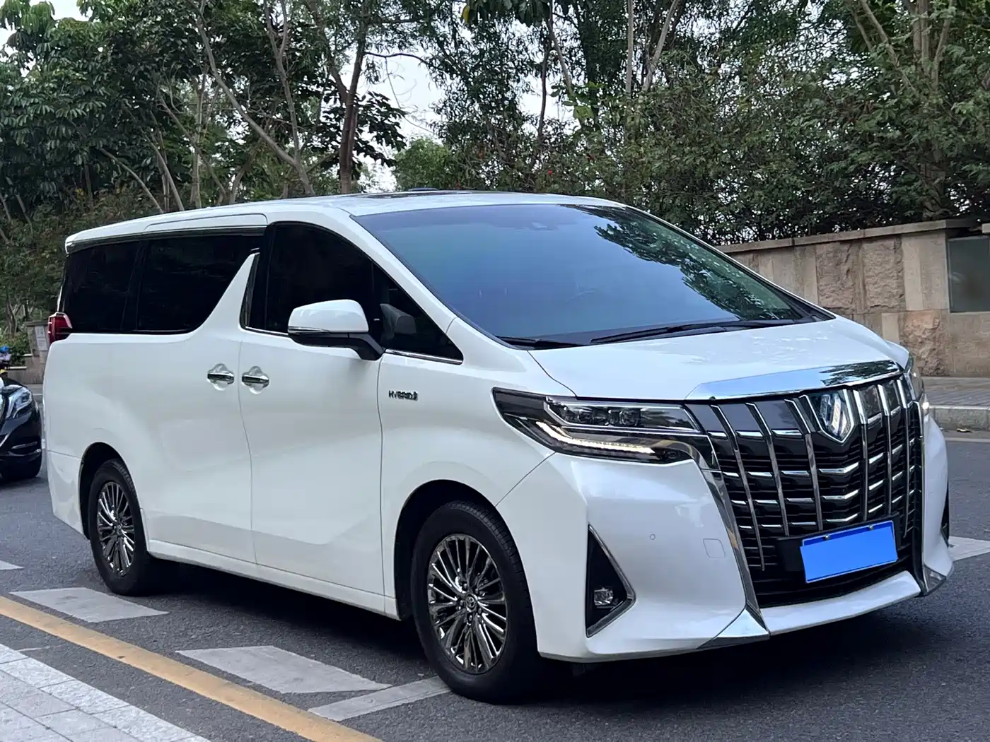 Toyota Alphard 2021 Hybrid 2.5L Premium фото 7
