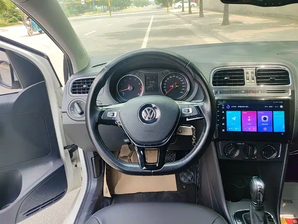 Volkswagen Polo 2018 1.5L Auto Comfort фото 11