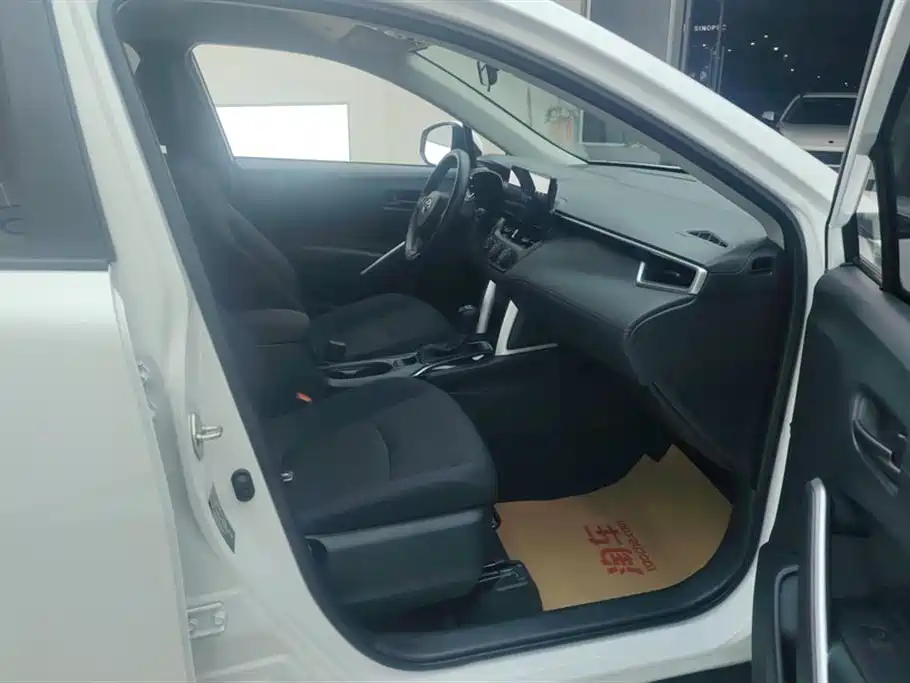 Toyota Corolla Cross 2024 Model 2.0L Pioneer Edition фото 8