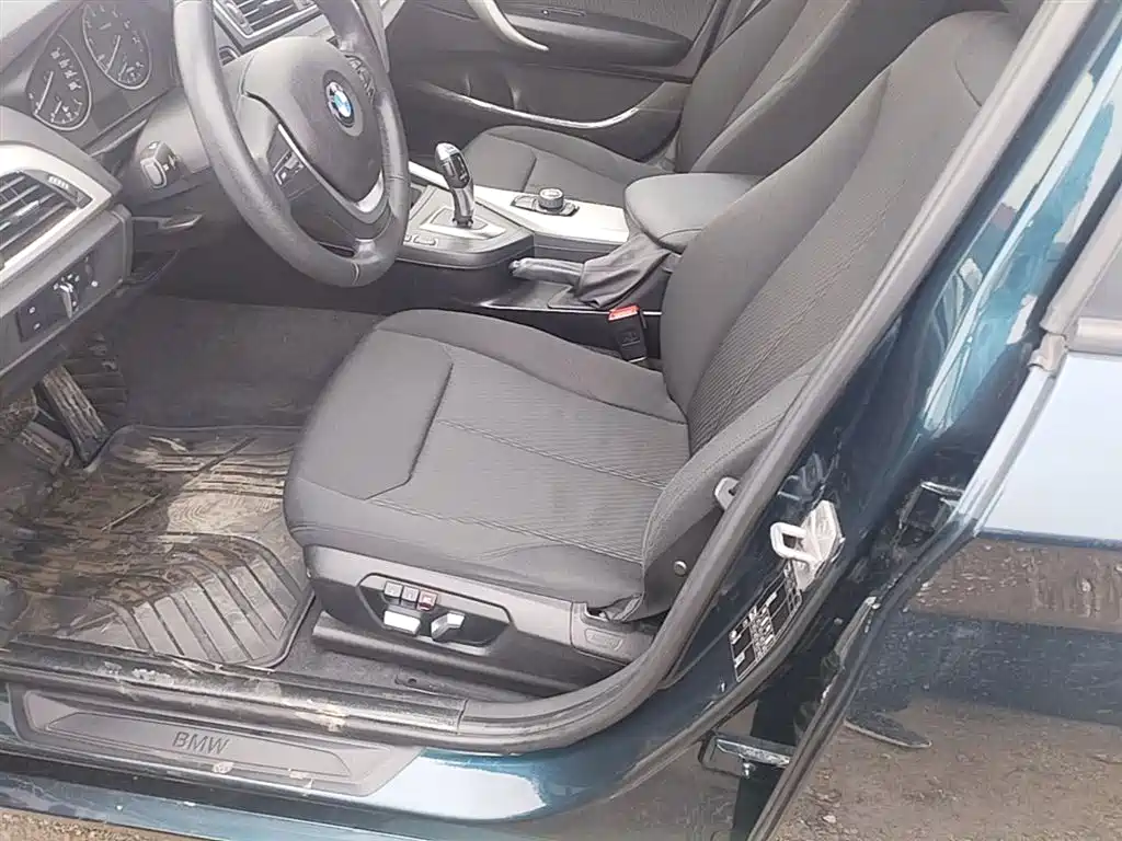 BMW 1 Series (Import) 2015 120i Leading фото 15