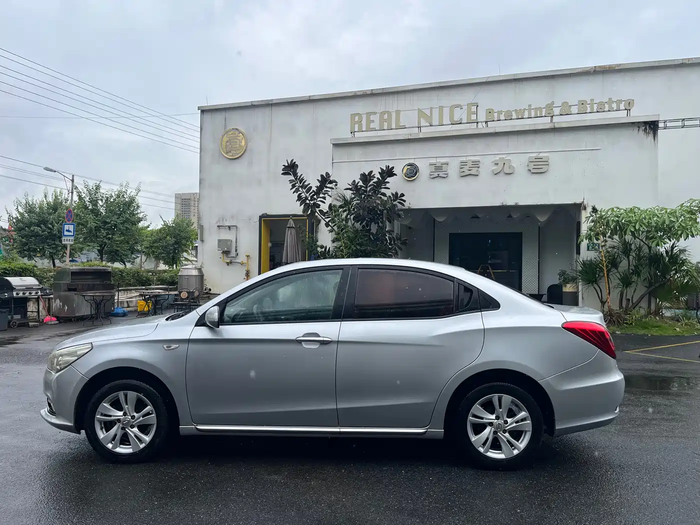 GAC Trumpchi Trumpchi GA3S Vision 2015 2014 1.6L Manual Luxury ESP Edition