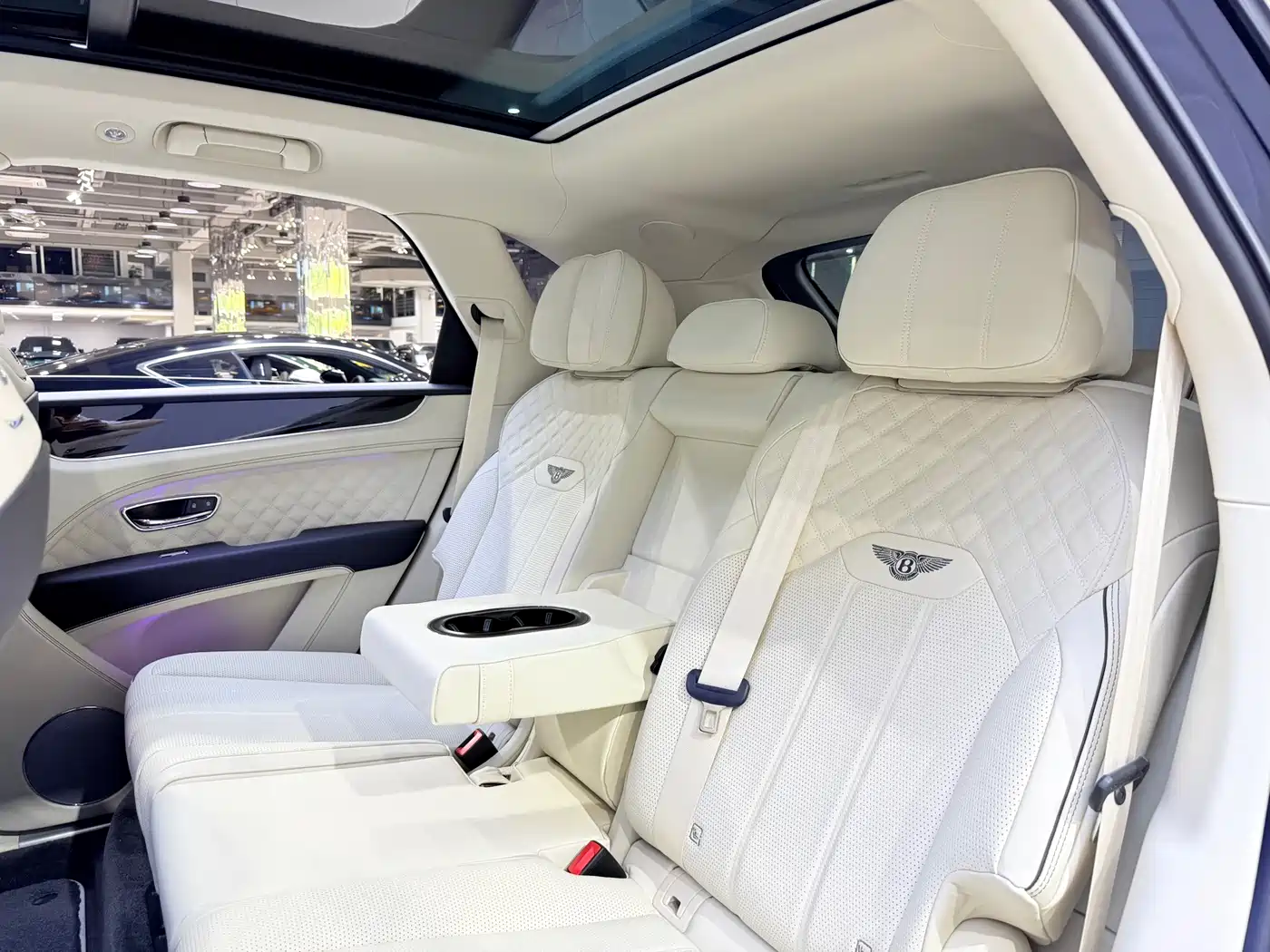 Bentley Bentayga 2022 4.0T V8 фото 14
