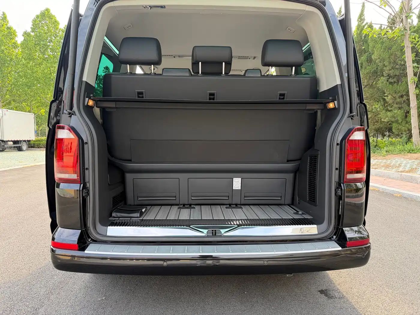 Volkswagen Multivan 2019 2.0TSI 4WD Premium 7-seater фото 19