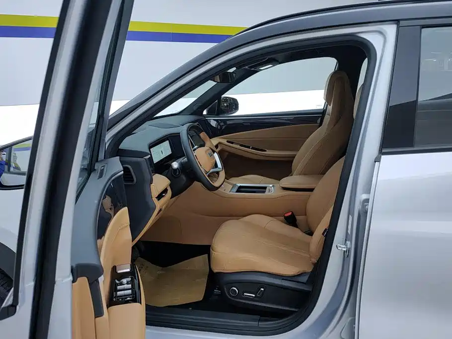 Geely Galaxy Galaxy L7 2025 2025 EM-i 115km Explorer+ Edition