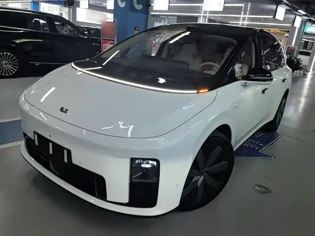 Li Auto i8 Стандарт