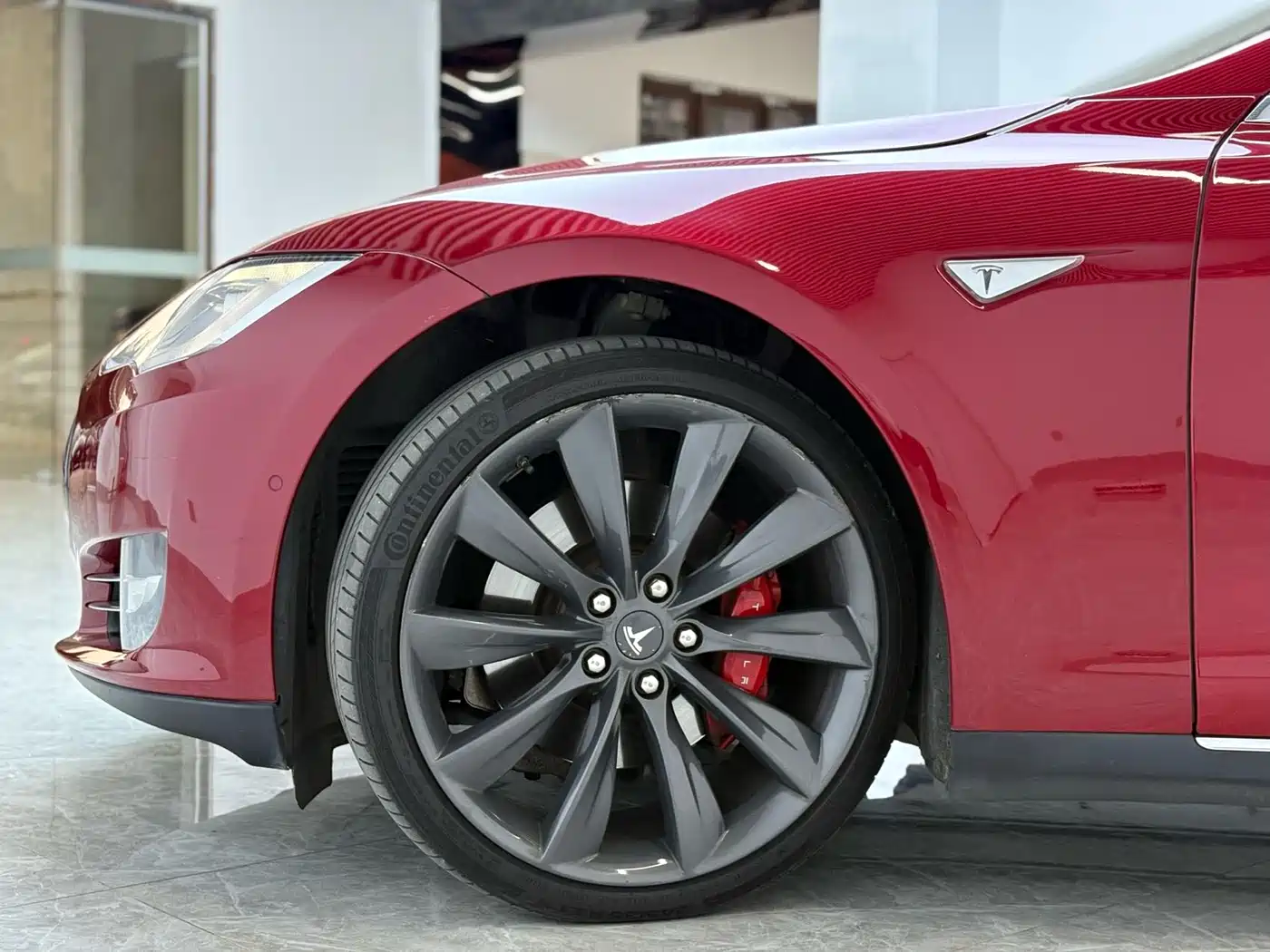 Фото 10 - Tesla Model S