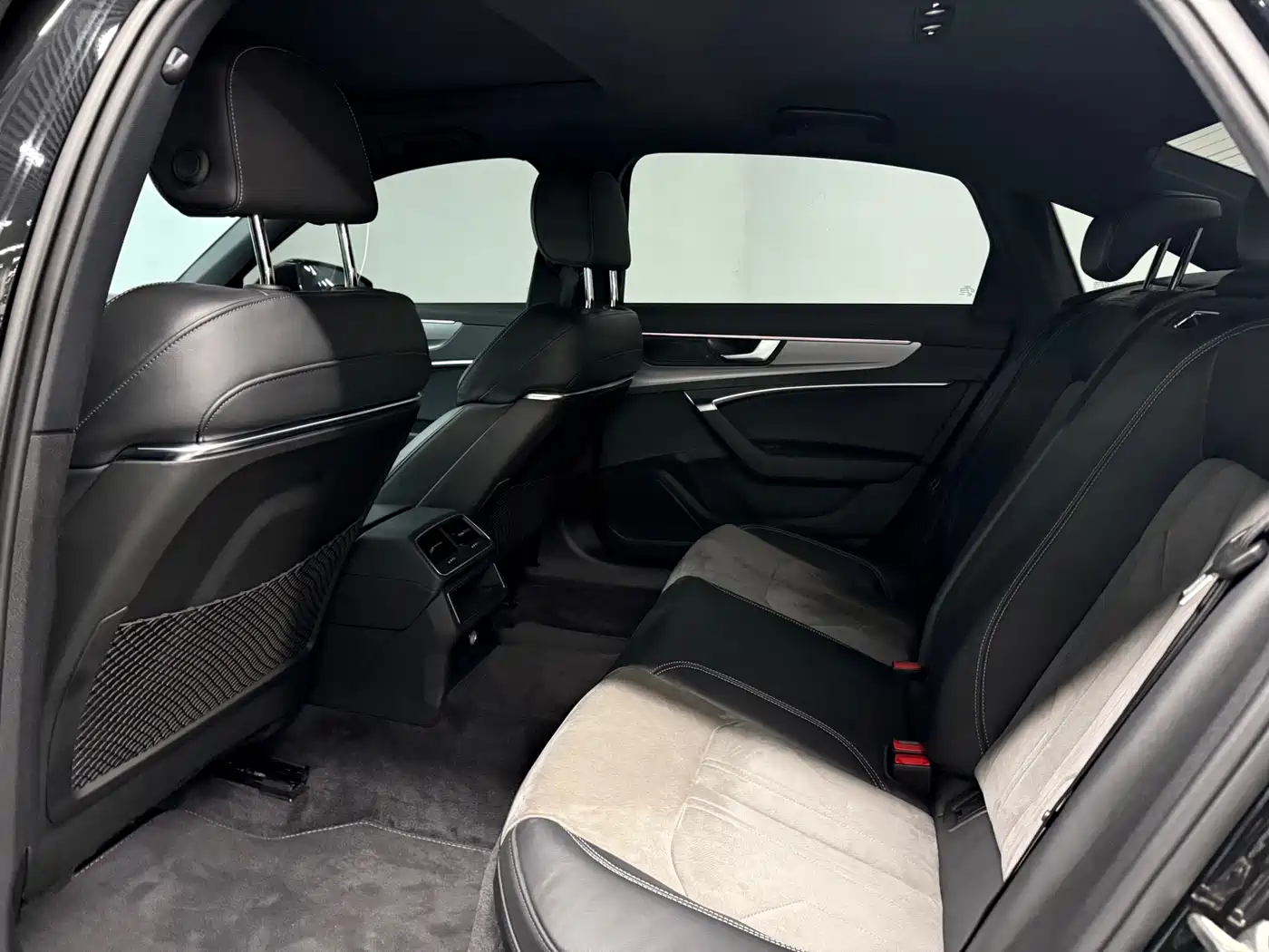 Audi A6L 2023 40 TFSI Luxury Dynamic фото 7