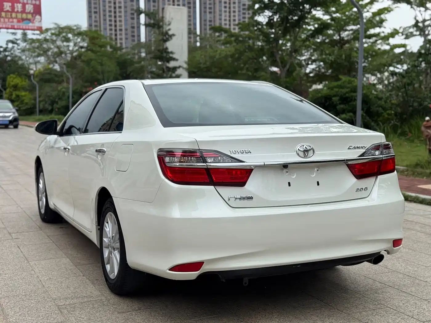 Toyota Camry 2015 2.0G Leading Edition фото 5