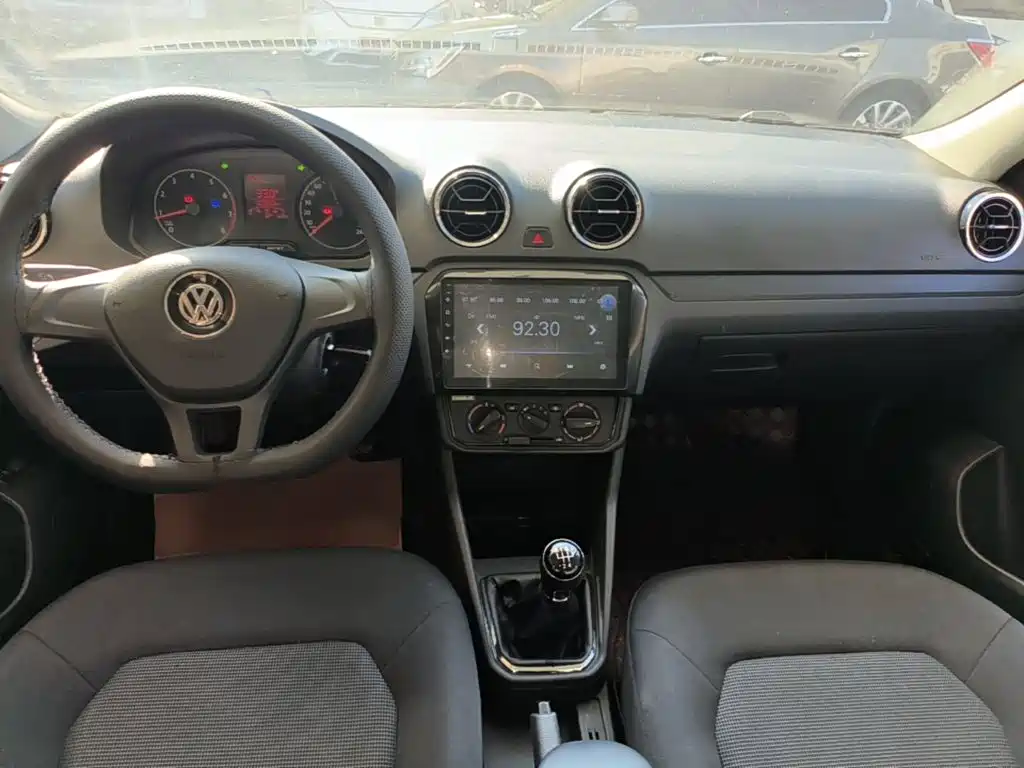 Photo 10 - Volkswagen Jetta