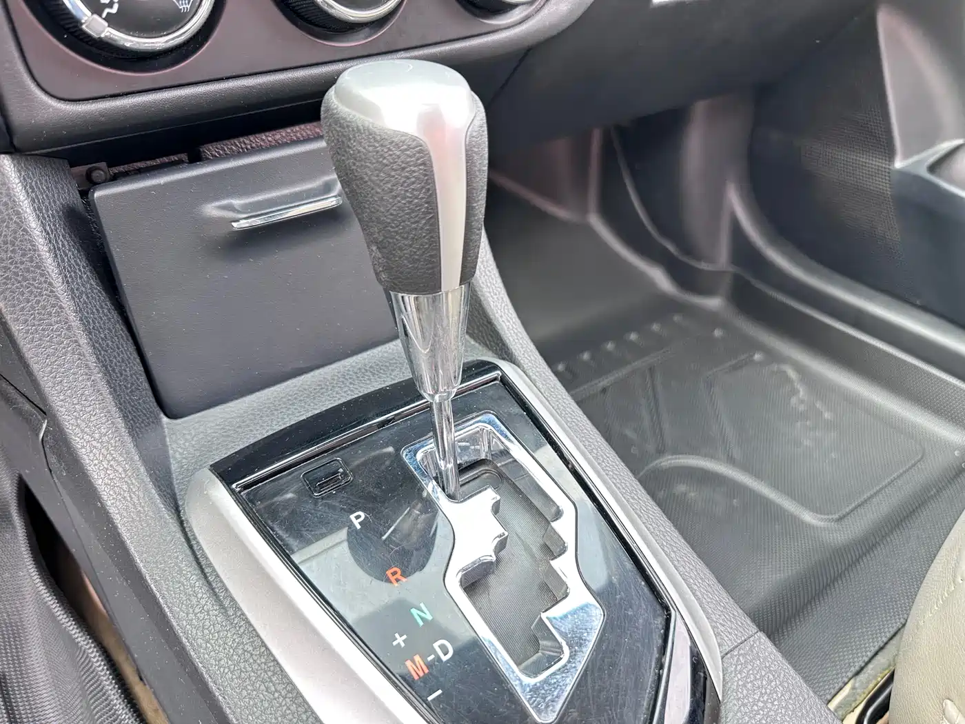 Toyota Corolla 2017 Facelift 1.2T S-CVT GL-i фото 13