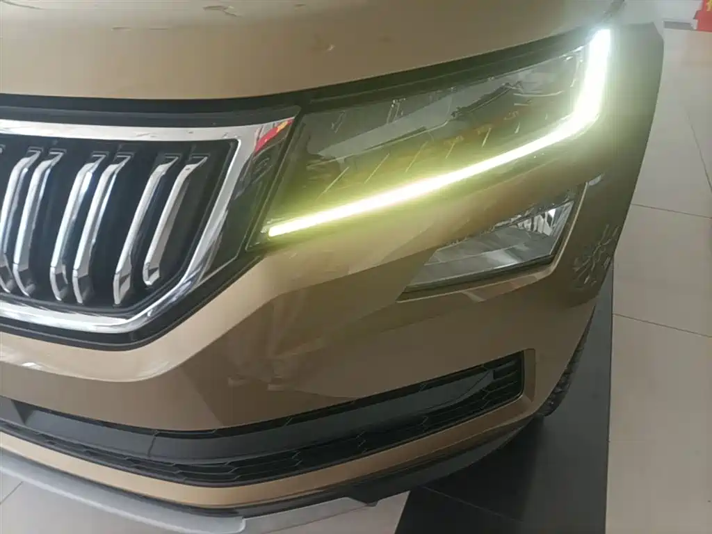 Škoda Kodiaq 2017 TSI330 7-seater 2WD Luxury Edition фото 24