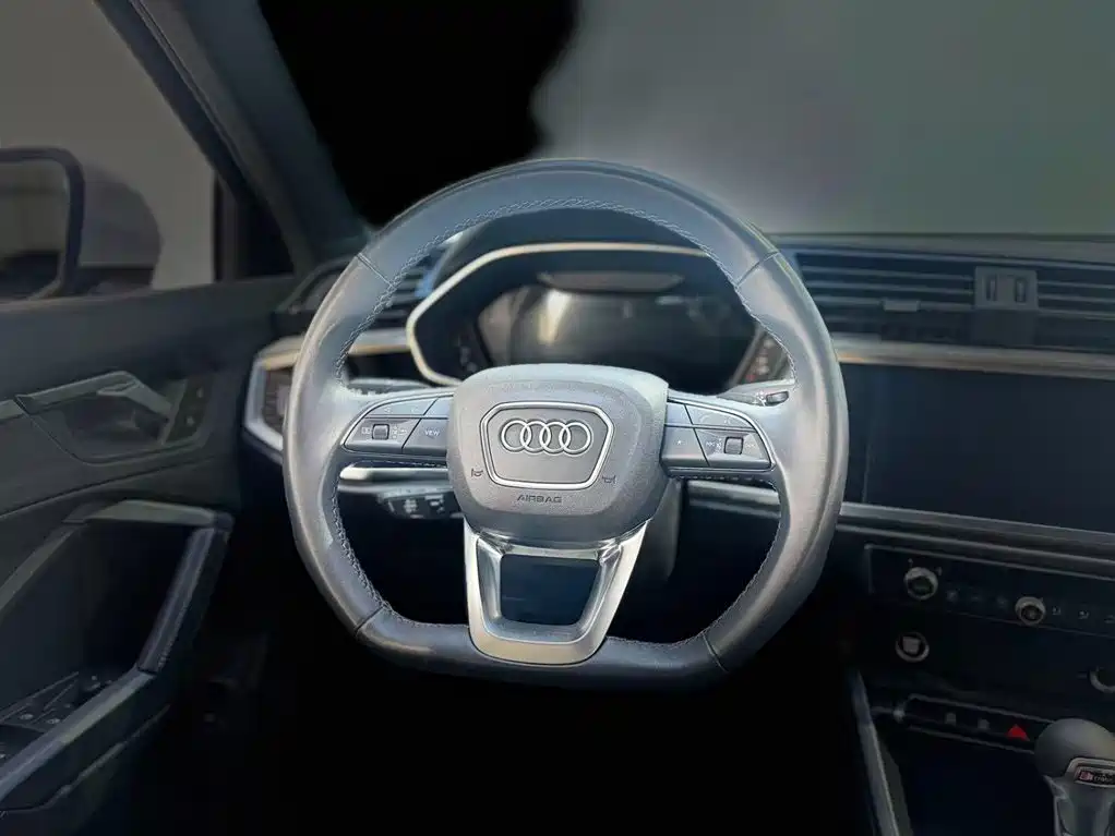 Audi Q3 2024 35 TFSI Fashion Sport фото 10