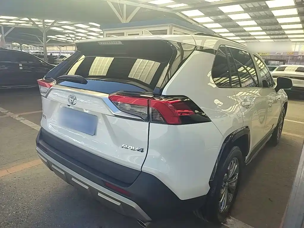 Toyota RAV4 2025 2024 2.0L CVT FWD Style Plus Edition