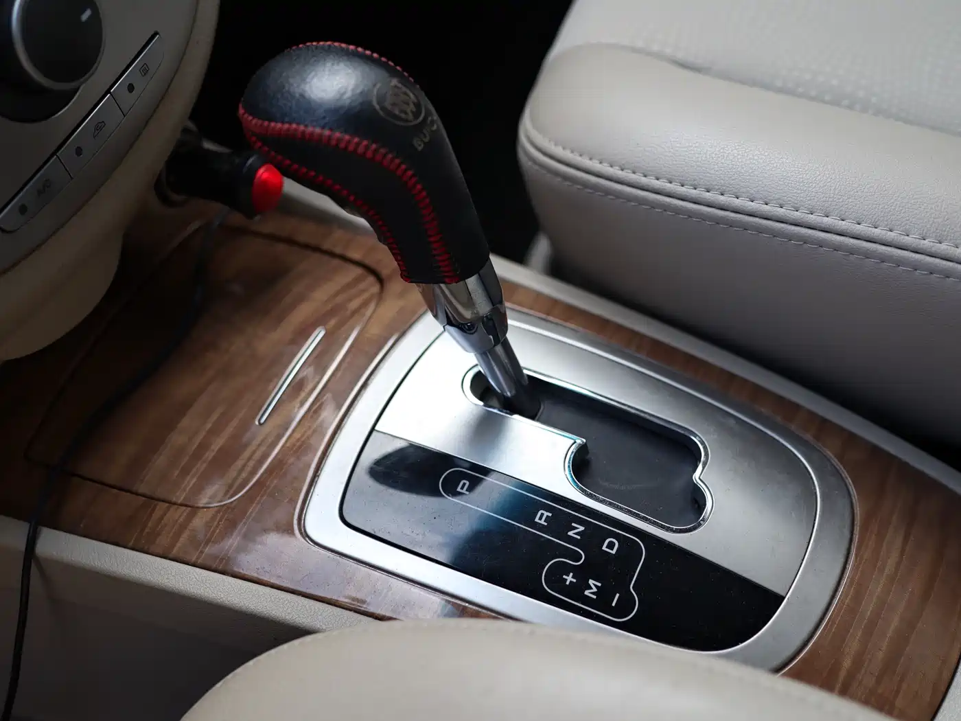Buick Excelle 2015 1.5L Automatic Classic фото 16