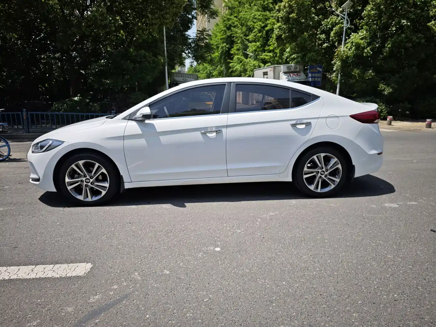 Hyundai Elantra 2016 Model 1.6L Automatic Smart Elite фото 5