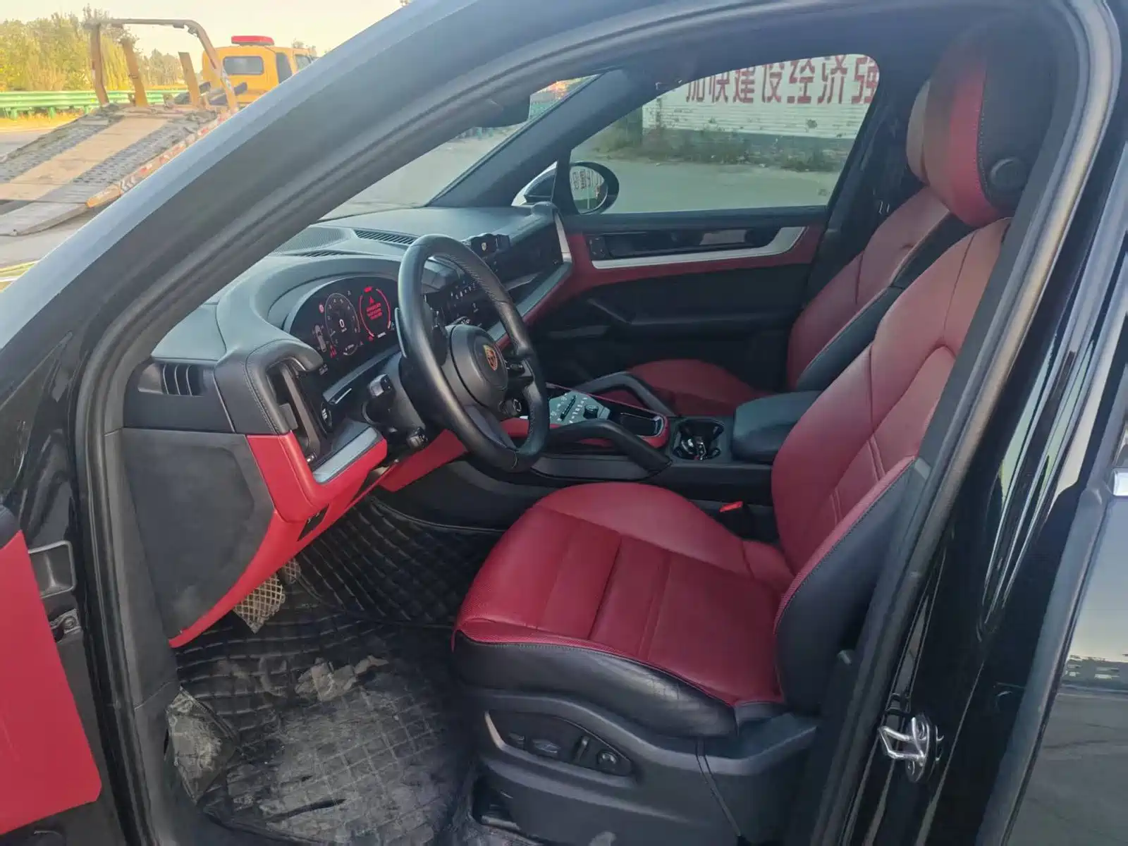 Photo 2 - Porsche Cayenne