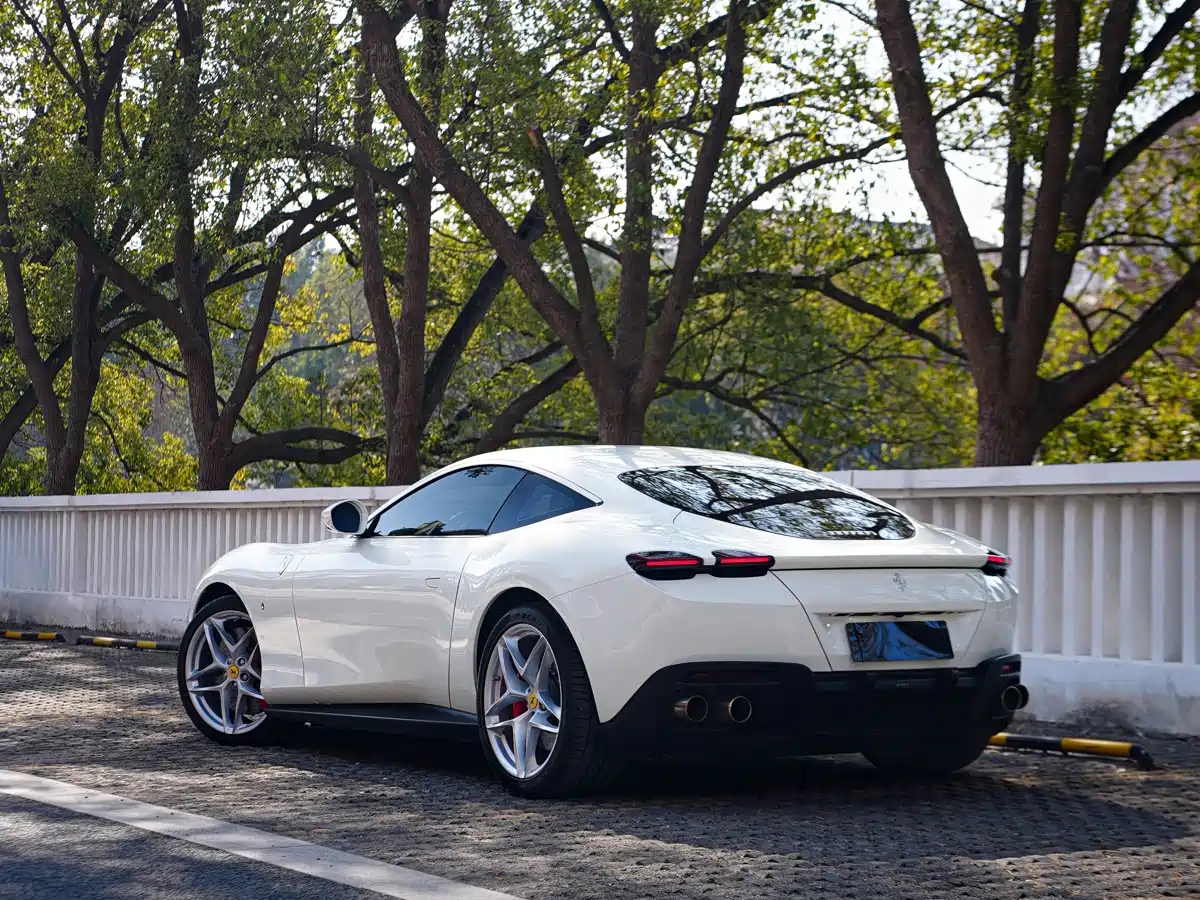 Ferrari Roma 2021 2020 3.9T V8