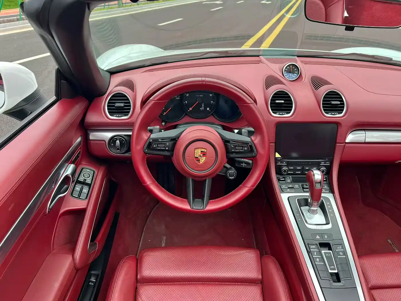 Porsche 718 2016 Boxster 2.0T фото 9