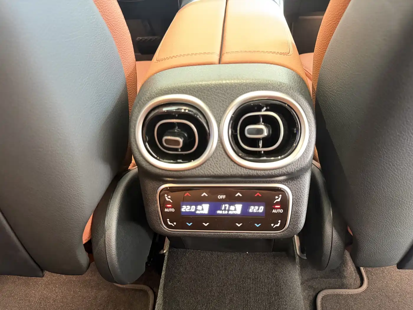Mercedes-Benz GLC 2026 2026 GLC 260 L 4MATIC Classic Edition