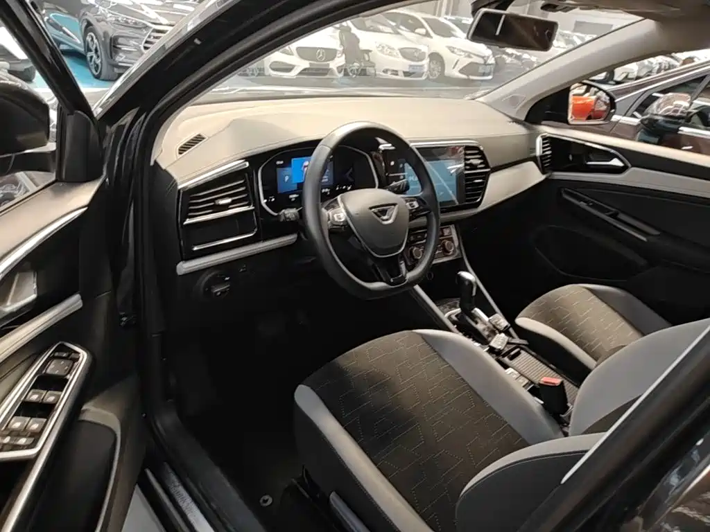 Фото 15 - Jetta VS7
