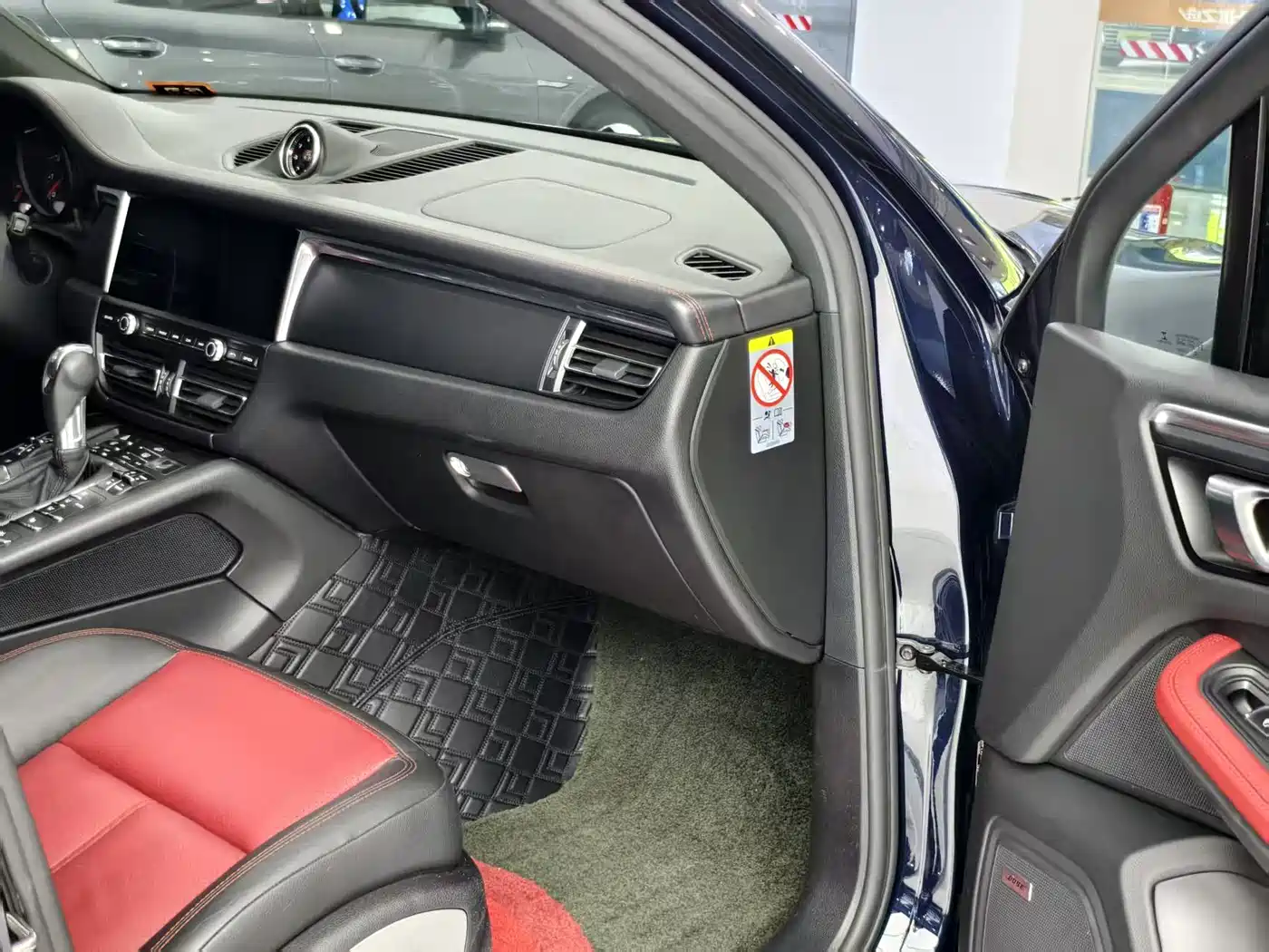 Porsche Macan 2021 Macan 2.0T фото 12