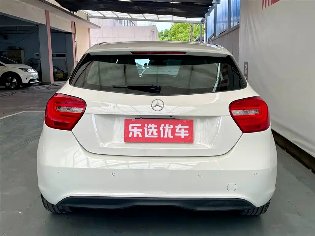 Mercedes-Benz A-Class (Import) 2015 A 180 фото 4