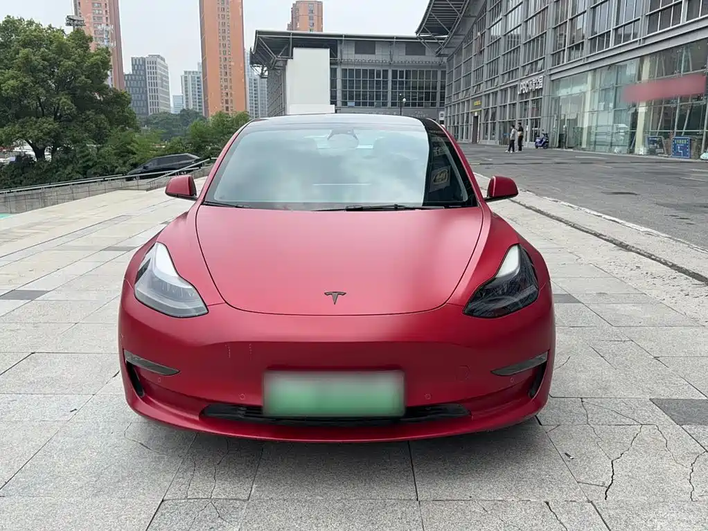 Фото 9 - Tesla Model 3