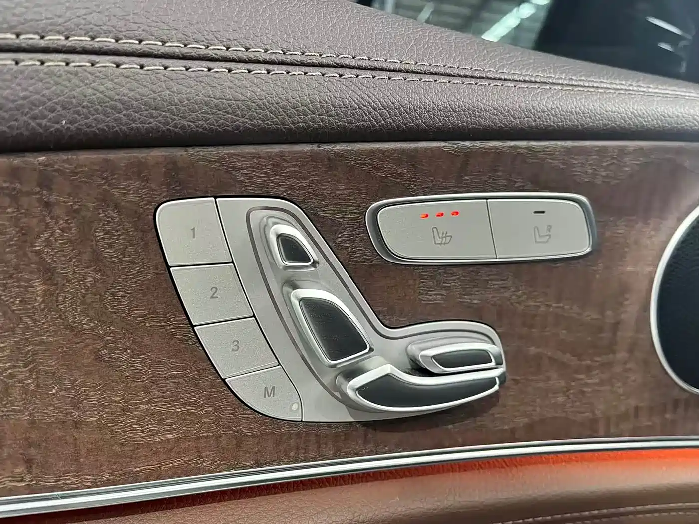 Mercedes-Benz E-Class 2020 E 300 L Fashion фото 13