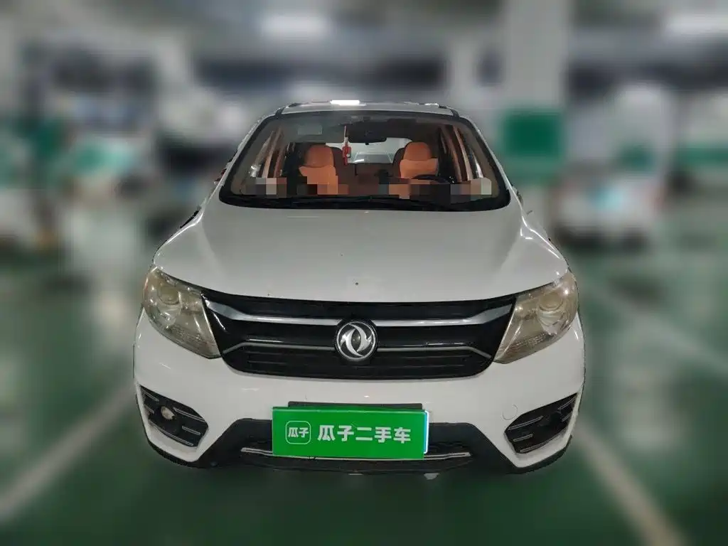 Dongfeng Fengxing Joyear XV 2015 2015 1.6L CVT Comfort