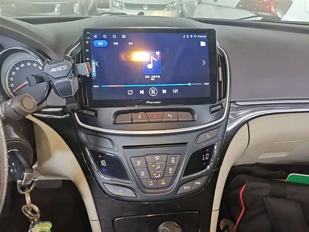 Buick Regal 2015 2.0L Leading Fashion Model фото 13